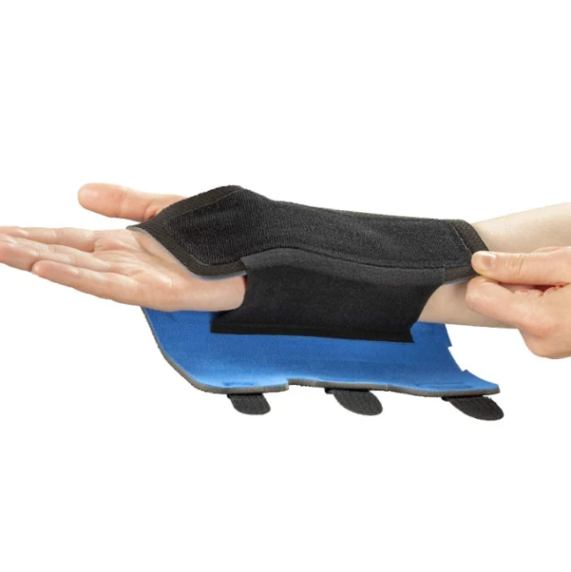 ACTIMOVE Sports Edition Wrist Stabilizer Removable Metal Stay Left Or Right Small Black
