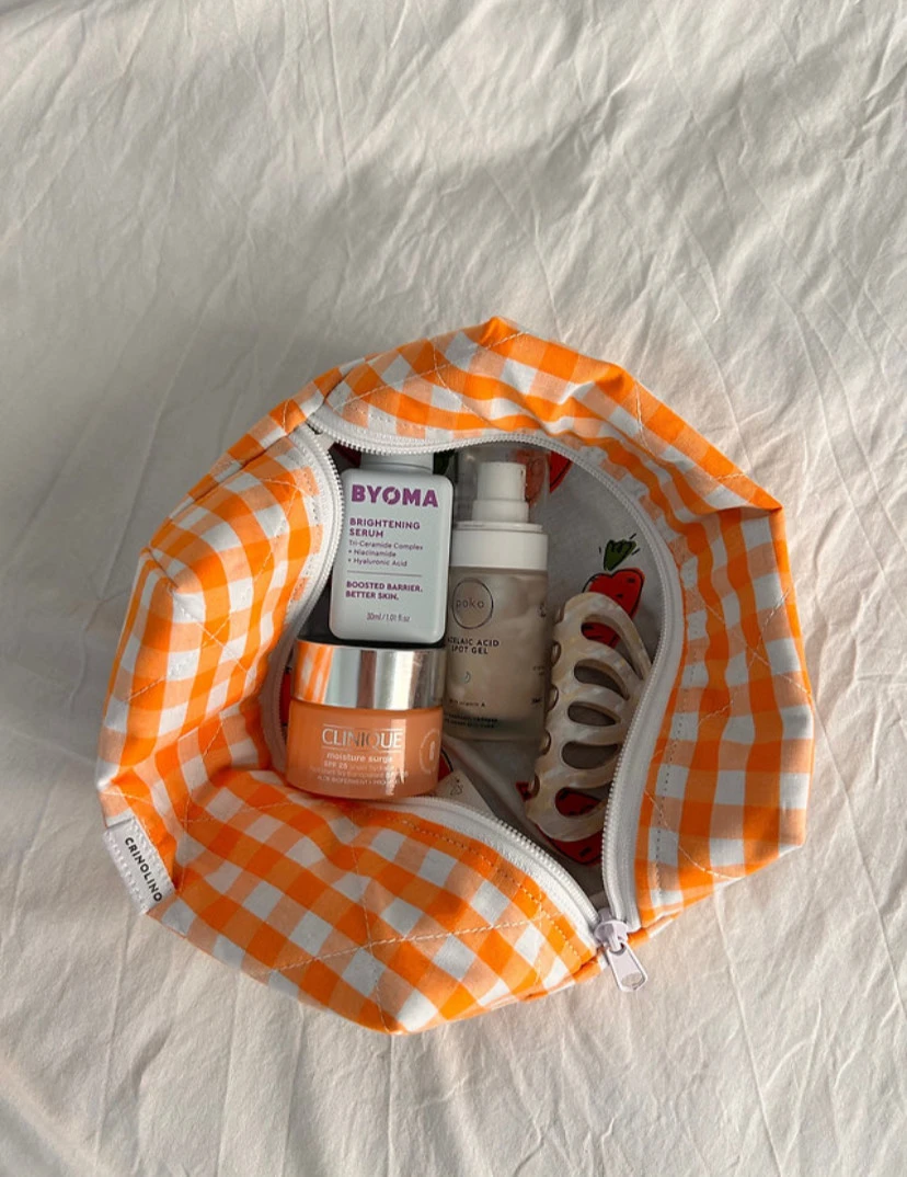 CRINOLINO Carrot Make-Up Bag