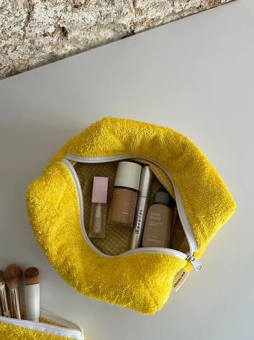 CRINOLINO Egg Nog Make-Up Bag